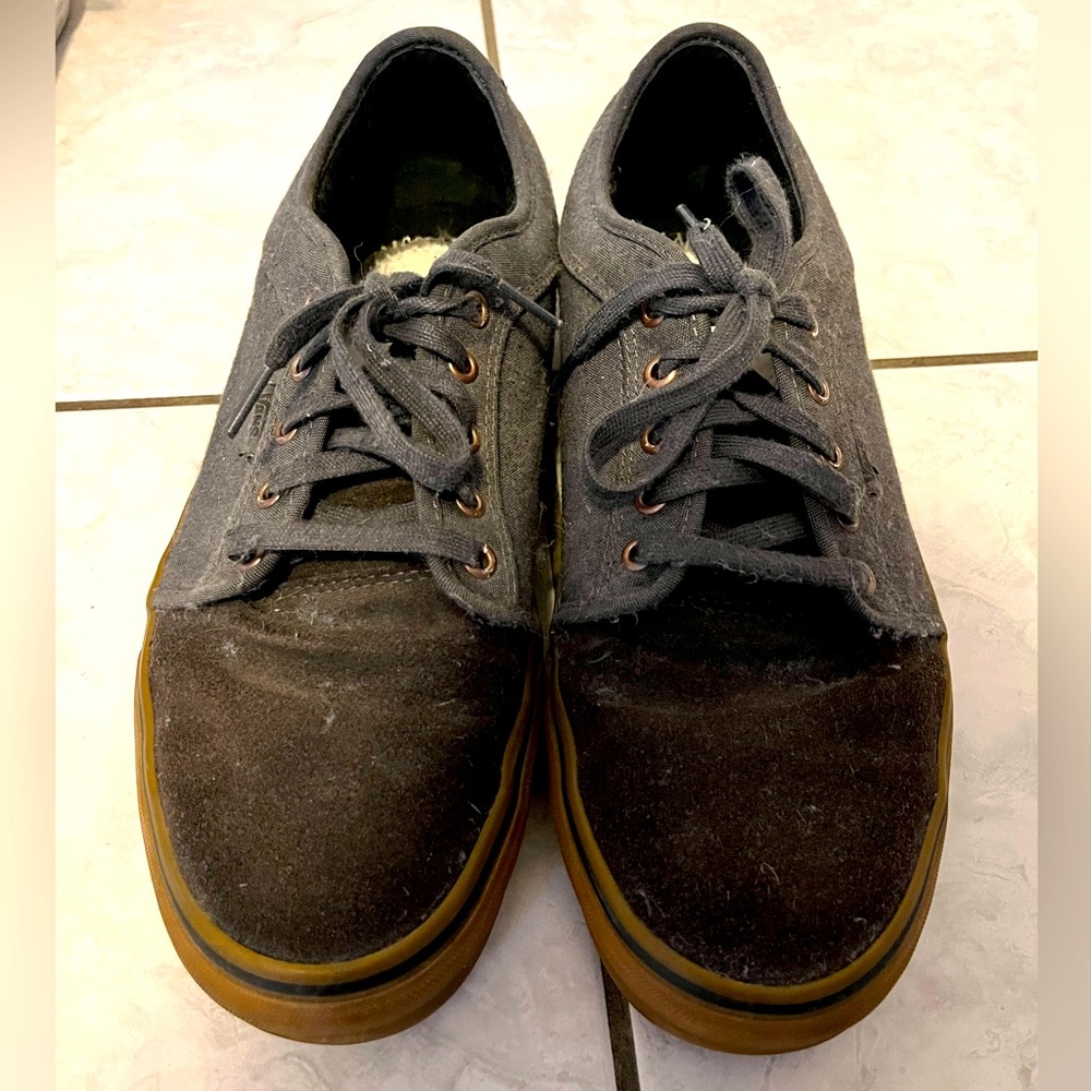Canvas and Suede Vans Men’s Size 11 Lace-Up Low Tops